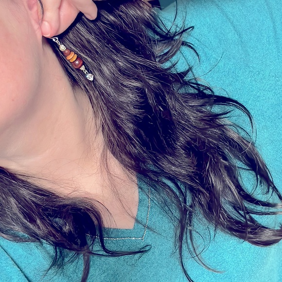 hOmEmAdE= jEwLeRy🏹BoHeMiAn EaRrInGs
wOodEn, SiLvEr BaLL+ cRYsTaL BeAdEd DaNgLeS - Picture 6 of 15